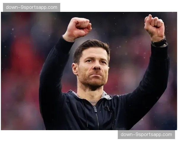 哈维·阿隆索接手皇马后强调防守组织，球队战术风格转向稳健。